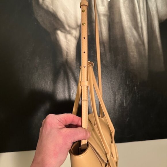 Bottega Veneta Intrecciato Mini Arco Calfskin Leather Tote Almond - Picture 7 of 16